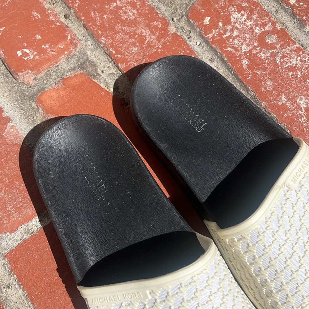 Michael Kors Slide - Picture 3 of 11